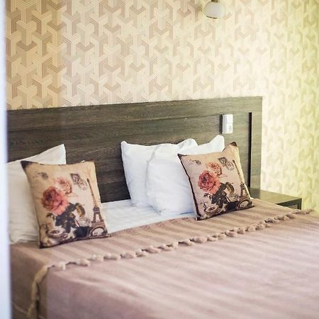 Golden Palace Hotel Ałma Ata Zewnętrze zdjęcie