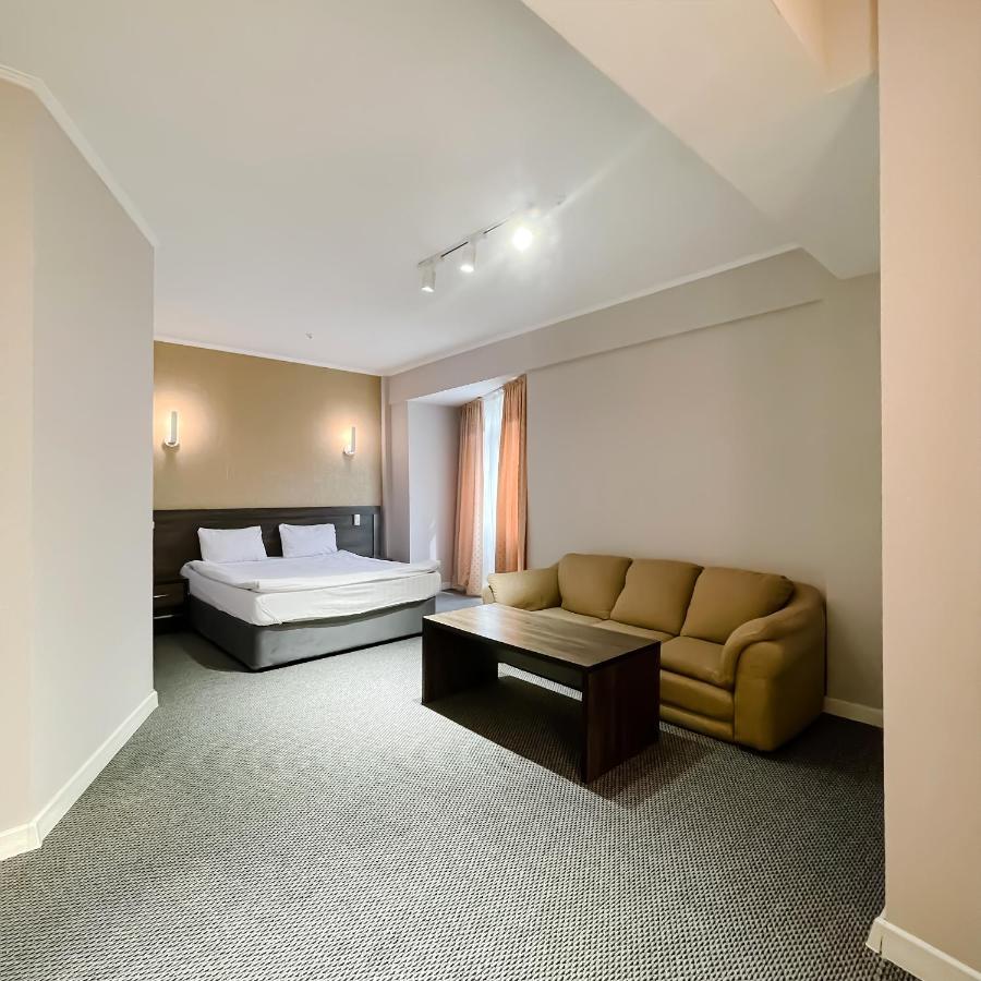 Golden Palace Hotel Ałma Ata Zewnętrze zdjęcie