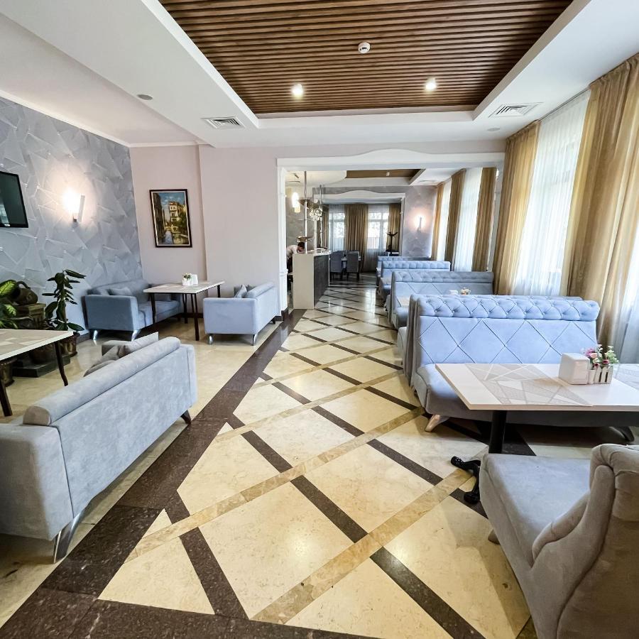 Golden Palace Hotel Ałma Ata Zewnętrze zdjęcie