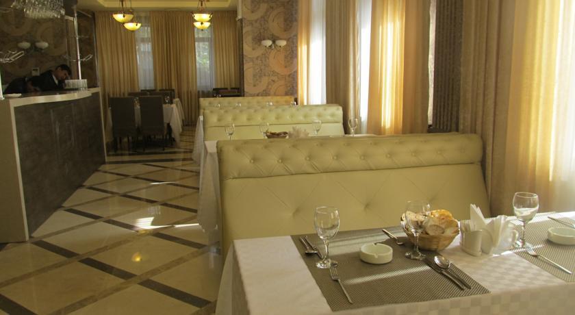 Golden Palace Hotel Ałma Ata Zewnętrze zdjęcie