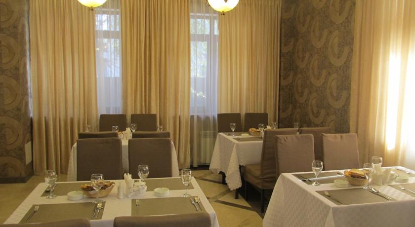 Golden Palace Hotel Ałma Ata Zewnętrze zdjęcie