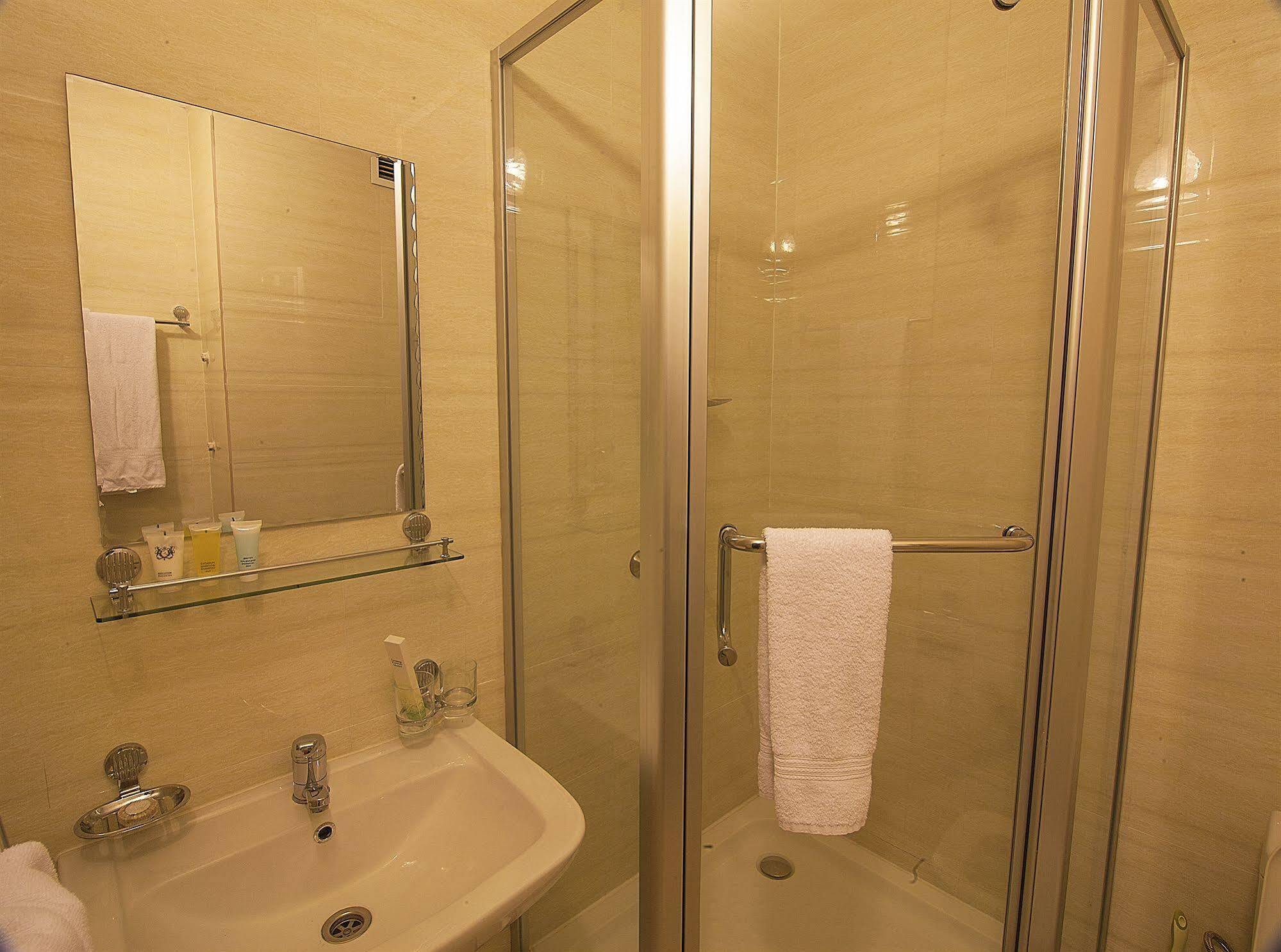 Golden Palace Hotel Ałma Ata Zewnętrze zdjęcie