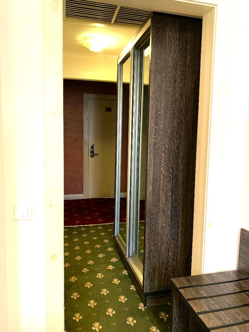Golden Palace Hotel Ałma Ata Zewnętrze zdjęcie